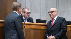 Schôdzu k odvolaniu Ráža poslanci neotvorili. V sále riešili najmä handry a nie dopravu