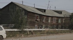 Milióny Rusov sú v ohrození života. Permafrost sa roztápa a prepadávajú sa im domy