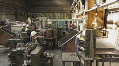 Cudzinci sa neosvedčili. Železiarne Podbrezová zamestnali aj negramotných Rómov