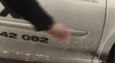 Ak vám auto zašpiní asfalt, môže vás umytie vyjsť na stovky eur. Existuje finta