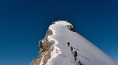 Alpy: Šesť horolezcov na jednom lane sa zrútilo. Päť mŕtvych a jeden ťažko zranený