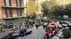 Lúpež banky za bieleho dňa. Zlodeji držali 25 rukojemníkov, keď dnu vtrhli policajti, boli už fuč