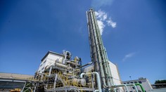 Smrteľný úraz v Duslo Šaľa. Muž spadol zo šesťmetrovej výšky, keď kontroloval parovod