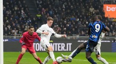 Serie A: Neapol v šlágri remizoval s Interom a udržal si prvú priečku. Lobotka sa vrátil do akcie