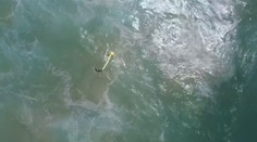 VIDEO: Topiacim sa chlapcom pomohol z mora dron, išlo o prvú takúto záchranu na svete