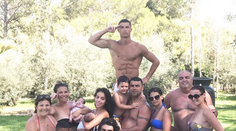 Dohady sú už zbytočné. Tehotenské bruško Ronaldovej priateľky v plavkách