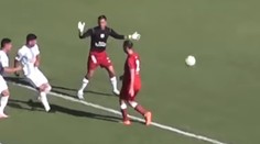 Juhoamerické psy majú brankárske vlohy. Chlpáč v argentínskej lige chytil jasný gól