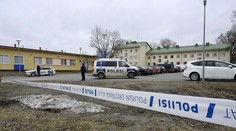 Streľba na základnej škole vo Fínsku má prvú obeť. Ďalšie dve deti sú vážne zranené