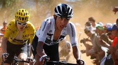 Jazdec tímu Sky Egan Bernal utrpel po hororovom páde krvácanie do mozgu
