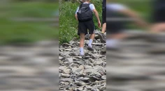VIDEO: Turista v šľapkách z Tatier valcuje internet. „Lekár si už pripravuje faktúru,“ píšu ľudia