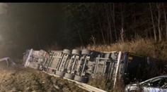 Autentický telefonát na linku 158 po nehode na D2. Stačilo málo a mohlo dôjsť k tragédii