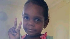 Austrália: Úrady oficiálne obvinili muža z vraždy päťročného dievčatka. Pred zatknutím ho chcel zlynčovať dav