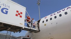 Denis je už na palube vládneho špeciálu. Ráno priletí na Slovensko