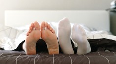 Spávate s ponožkami alebo bez nich? Zisťovali sme, čo sa zmení, ak si ich natiahnete