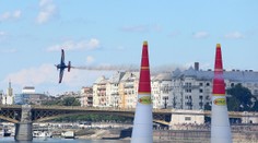 Red Bull Air Race v Budapeštil ovládol Američan Kirby Chambliss