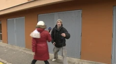 Terorizuje všetkých navôkol, nik mu však nič nemôže. Prečo?