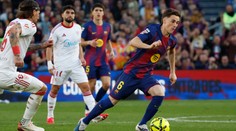 Barcelona zdemolovala Sevillu, hetrik Raphinhu. Valjent sa s Malorkou dočkal víťazstva