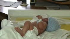 Polícia údajne obvinila otca dieťaťa len 15-ročnej školáčky