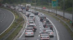 Kolóny na cestách do Chorvátska pretrvávali aj v nedeľu, v pondelok to bude ešte horšie