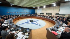 Summit NATO má dať odpovede na otázku: Ako ďalej? Problémy skôr pribúdajú