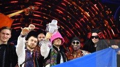 Z trofeje sa dlho netešili. Víťazi Eurovízie dali ocenenie do dražby, získali enormnú sumu