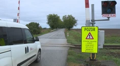 V okolí Levíc vypli železnice svetelnú signalizáciu a nefungujú tam ani rampy. Vodiči musia byť v strehu
