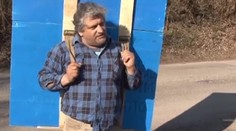 Ľubomír chodí po meste s tabuľou: Cigáň po 50-tke hľadá robotu