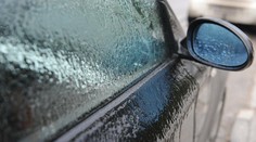 Poľadovica na cestách a silný vietor. V týchto krajoch si dávajte pozor