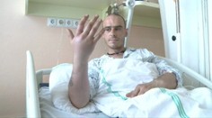 Mladík chcel skrotiť vretenicu. Omotával si ju okolo rúk