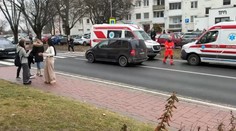 Útočníkom v škole v Novom Meste nad Váhom bol problémový žiak. Spolužiakov trafil do nôh