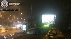 Bol pod vplyvom drog, mal zákaz šoférovať a ukradol taxík. Na krku už má trestné stíhanie