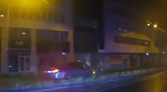 VIDEO: Policajná naháňačka v Bratislave. Vodič sa rútil centrom mesta, išiel v protismere aj po chodníku