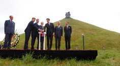 Waterloo: Pred 200 rokmi tam zomierali, dnes si podávajú ruky