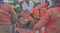 Neuveriteľná záchrana v Česku. V hlbokej a úzkej jaskyni sa zasekol človek, akcia trvala vyše 20 hodín