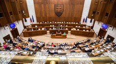 Poslanci začali rokovanie správou špeciálneho prokurátora Lipšica. Riešiť majú aj predčasné voľby z dielne Kollára