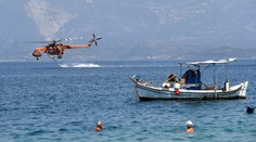 Požiar na Rodose sa vymkol spod kontroly, evakuovali tri dediny