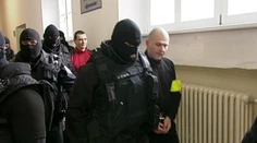Sudca môže prísť o veľké peniaze. Pre bankomatovú mafiu