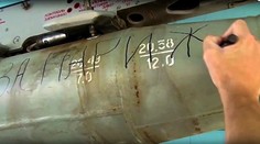 Rusi píšu odkazy na bomby pre IS. "Za Paríž" a "Za našich"