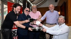 Ťažkosti s obličkami vyústili do veľkých problémov. Český spevák skolaboval v štúdiu