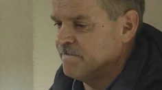 Starostovi namerali skoro dve promile alkoholu, on však naďalej šoféruje