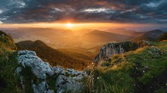 Uloviť prvé a posledné lúče dňa. To je dlhoročná záľuba oceňovaného fotografa