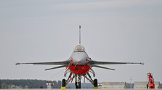 FOTO: Na Slovensku pristáli ďalšie dve stíhačky F-16