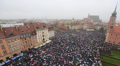 Poľská vláda po protestoch sprísnenie zákona o interrupciách nepodporí