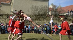 Kresťania v piatok spomínajú na deň utrpenia, ukrižovania a smrti Ježiša Krista