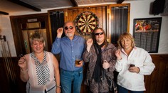 Títo slepci si naozaj trúfajú! Založili šípkarský tím