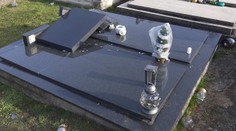 Obcou Jasenie sa prehnala veterná smršť. Zničila pomníky na cintoríne a poškodila aj strechy domov