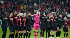 Mágia Xabiho Alonsa pretrváva, Leverkusen naďalej nezdolaný. Bochum bez Bera zaváhal