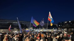 Odmietajú „kolaboráciu s Ruskom“. Tisícky ľudí na proteste proti krokom Fica