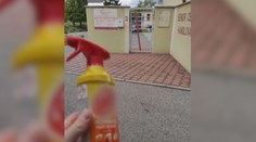 Polícia zadržala muža, ktorý sa v Handlovej vyhrážal pred domom seniorov tým, ktorí volili Roberta Fica