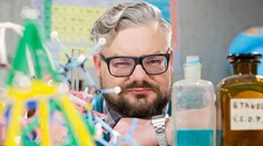 Nebezpečný pokus v Dobre vedieť! Skončí vedátor Karol v nemocnici?